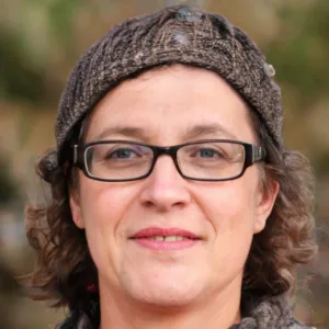 Sarah T.